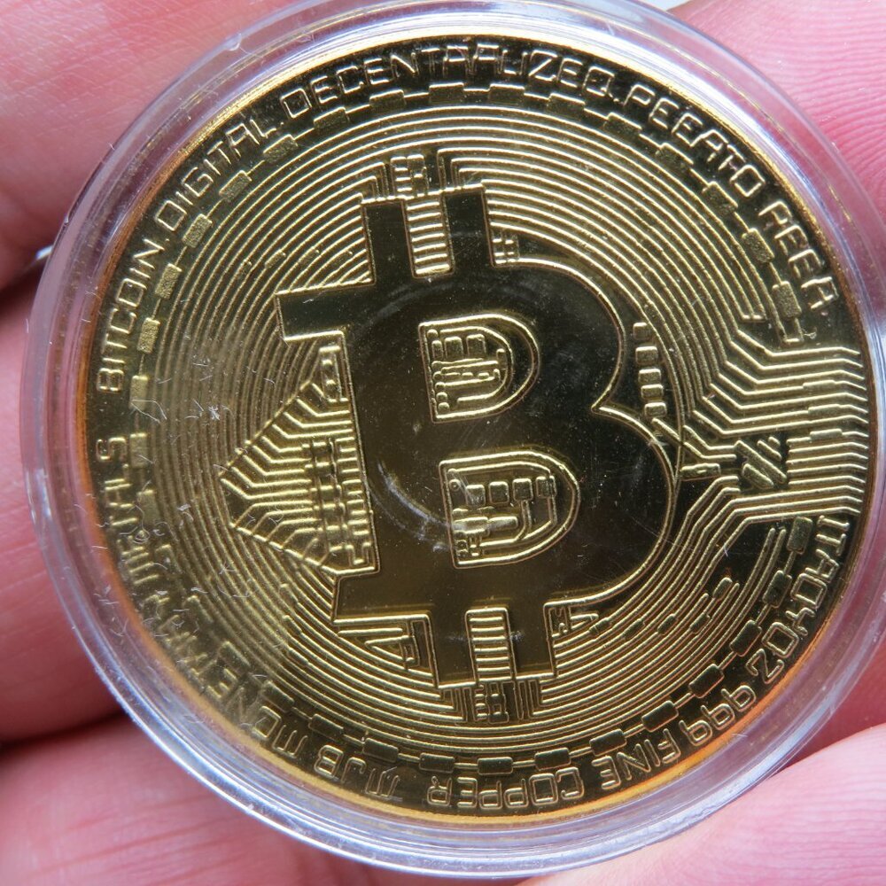 18k Gold Bitcoin - Picture 2 of 5